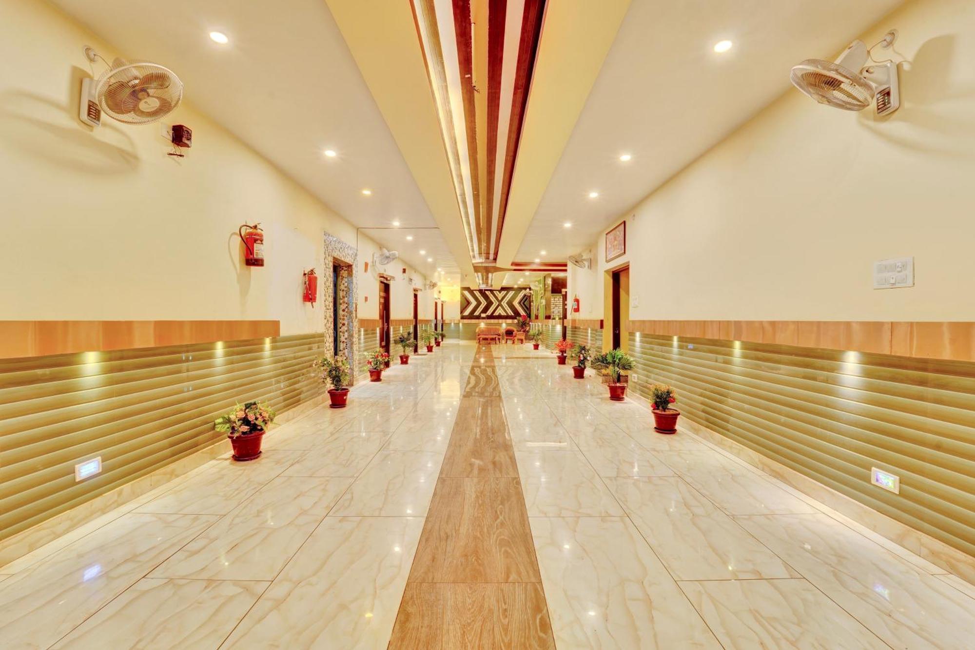 Oyo Flagship Hotel Centre Point Chhapra Kültér fotó